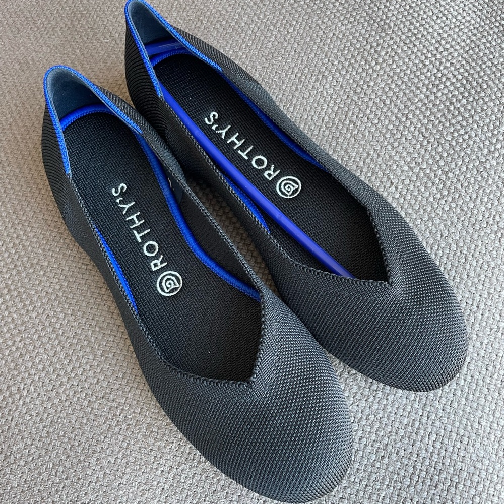 Black Rothy's ballet flat, size 10. Never worn.
